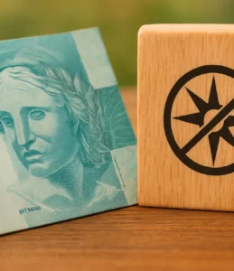 Sonhar com 800 reais: oportunidades e decisões materiais