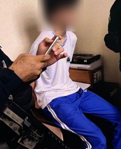 Adolescente se entrega após ataque em escola que matou 2