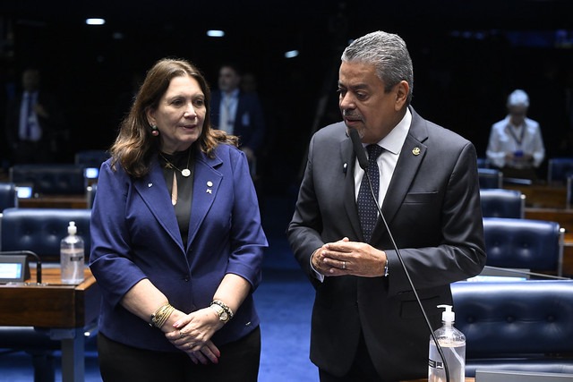 Bia Kicis protagoniza no Senado por projeto contra dor crônica