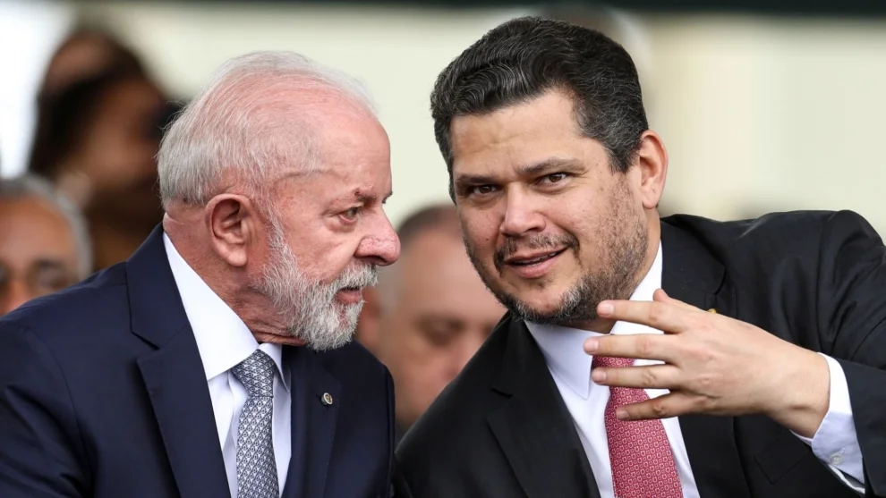 Lula pede mapeamento para retaliação, mas poupa Alcolumbre