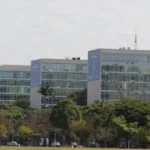 Servidores federais poderão sair mais cedo em dias de jogos do Brasil