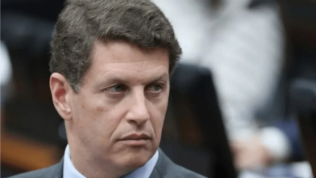 Salles troca suplente no Senado por ex-deputado do PL