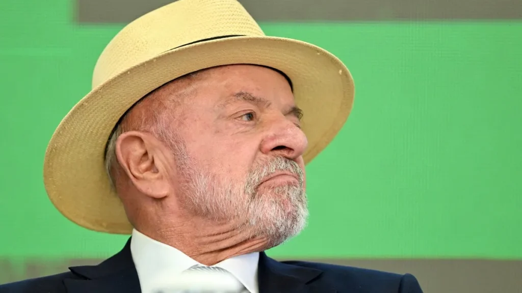Lula usará chapéu pela primeira vez na foto da urna em 2026
