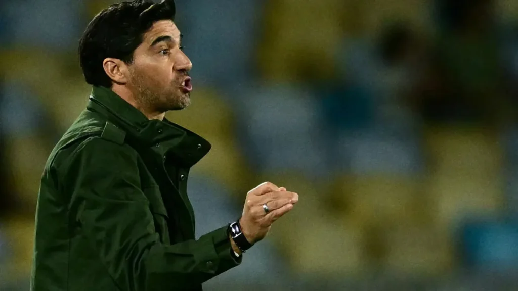 Abel Ferreira admite má fase e vê Palmeiras 'não bem' após virada